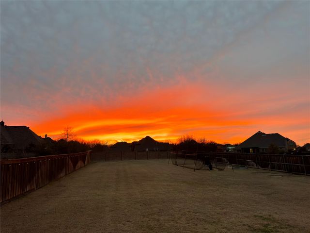 7933 Woodside Trail, North Richland Hills, TX 76182