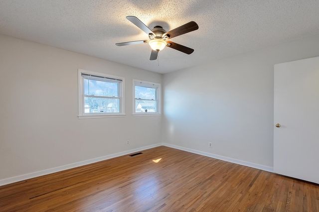 1026 S Fabrique Dr, Wichita, KS 67218