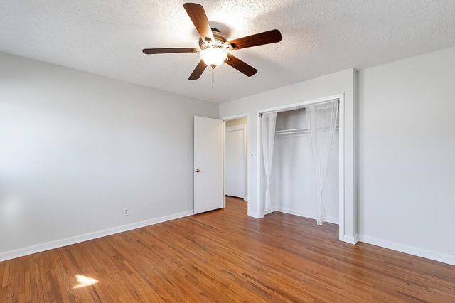 1026 S Fabrique Dr, Wichita, KS 67218