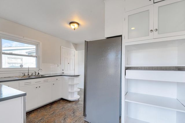 1026 S Fabrique Dr, Wichita, KS 67218