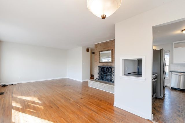 1026 S Fabrique Dr, Wichita, KS 67218