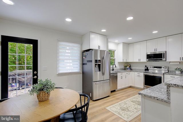 5822 LONG BEACH DR, St Leonard, MD 20685