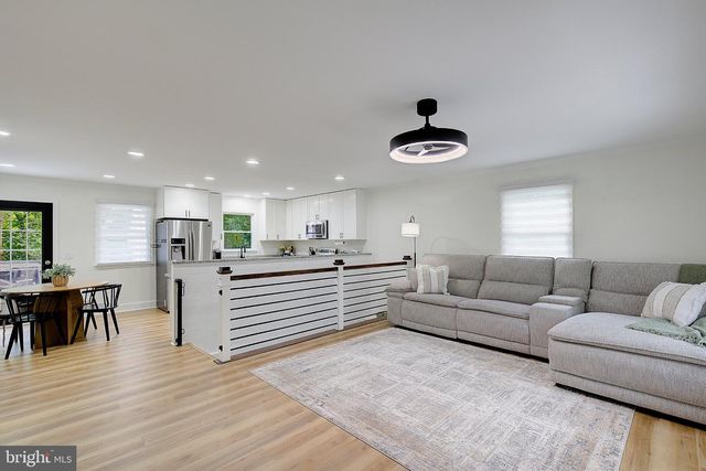 5822 LONG BEACH DR, St Leonard, MD 20685
