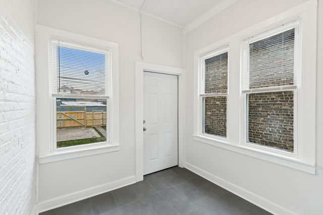 8423 S Colfax Avenue, Chicago, IL 60617