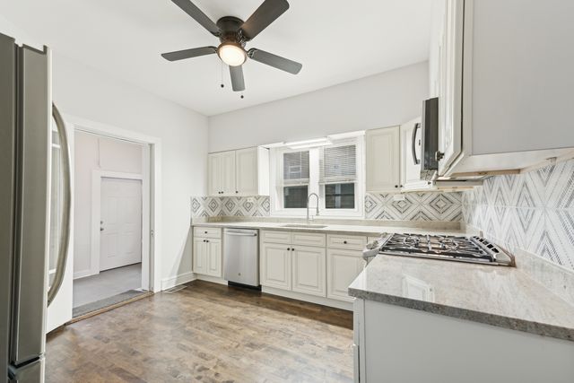 8423 S Colfax Avenue, Chicago, IL 60617