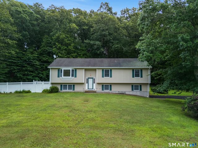 32 School House Road, Preston, CT 06365