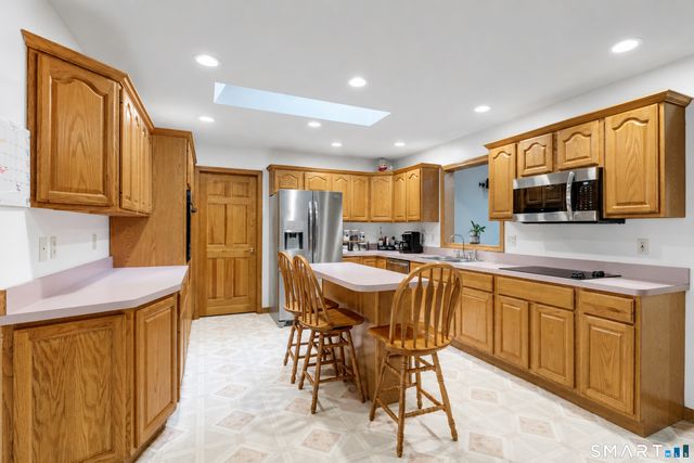 32 School House Road, Preston, CT 06365