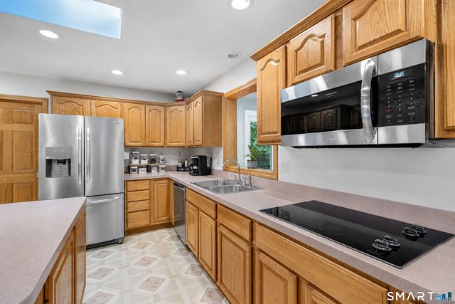 32 School House Road, Preston, CT 06365