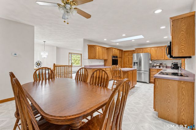 32 School House Road, Preston, CT 06365
