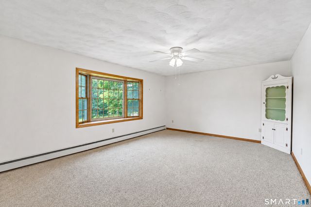 32 School House Road, Preston, CT 06365
