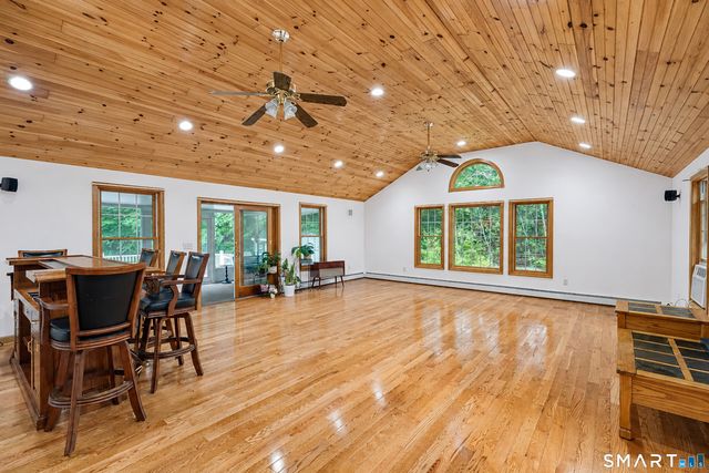 32 School House Road, Preston, CT 06365