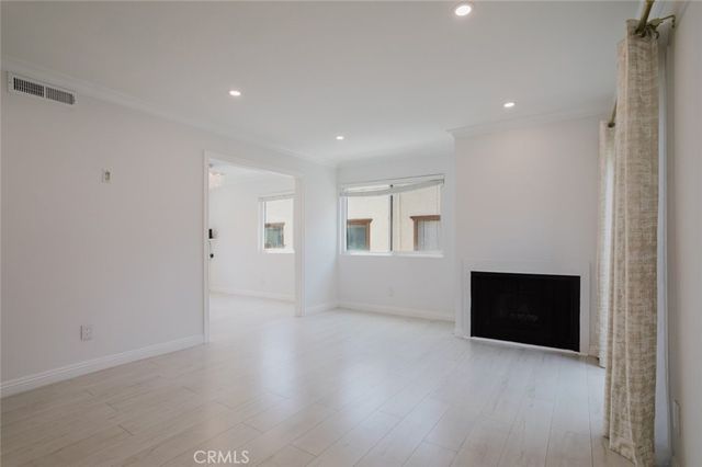 13942 Oxnard Street, Valley Village, CA 91401