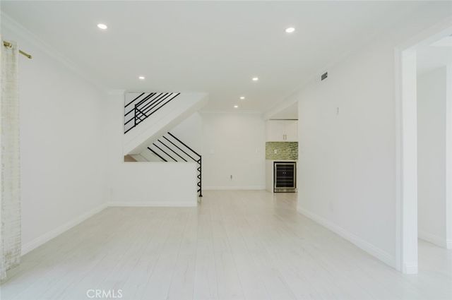 13942 Oxnard Street, Valley Village, CA 91401