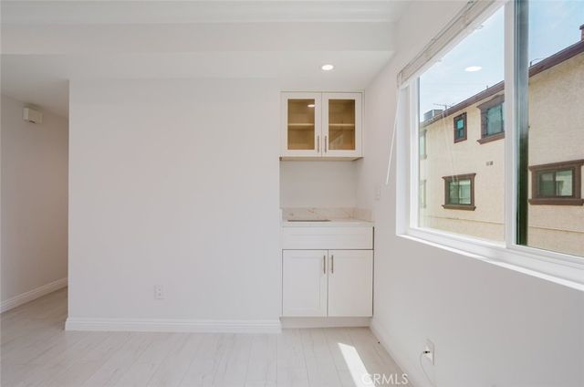 13942 Oxnard Street, Valley Village, CA 91401