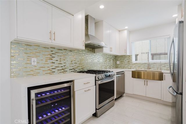13942 Oxnard Street, Valley Village, CA 91401