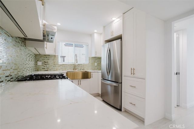 13942 Oxnard Street, Valley Village, CA 91401