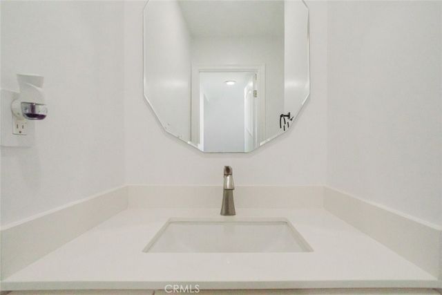 13942 Oxnard Street, Valley Village, CA 91401