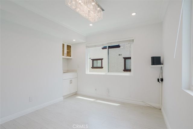 13942 Oxnard Street, Valley Village, CA 91401