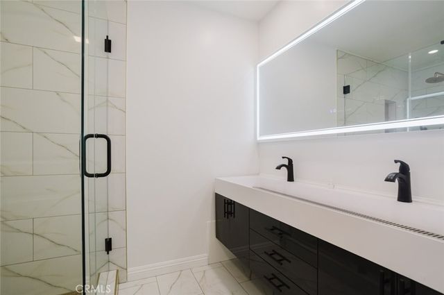 13942 Oxnard Street, Valley Village, CA 91401