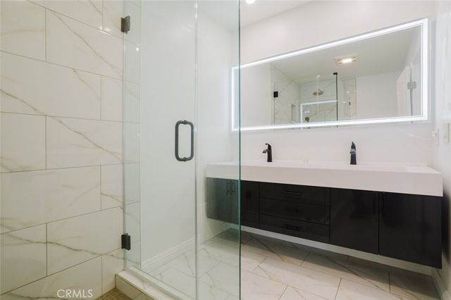 13942 Oxnard Street, Valley Village, CA 91401