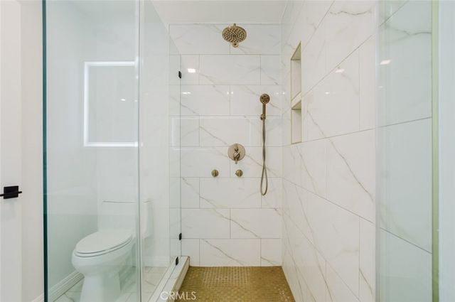 13942 Oxnard Street, Valley Village, CA 91401