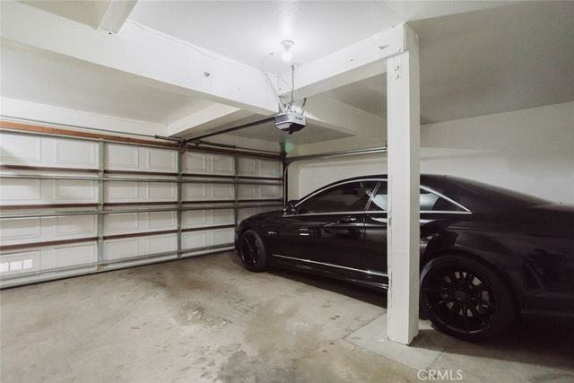 13942 Oxnard Street, Valley Village, CA 91401