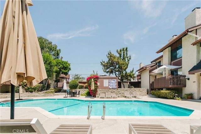 13942 Oxnard Street, Valley Village, CA 91401