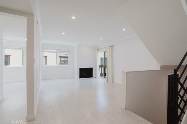13942 Oxnard Street, Valley Village, CA 91401