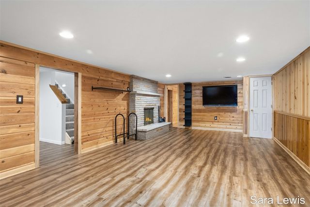 15710 Rich Lane, Hickory Corners, MI 49060