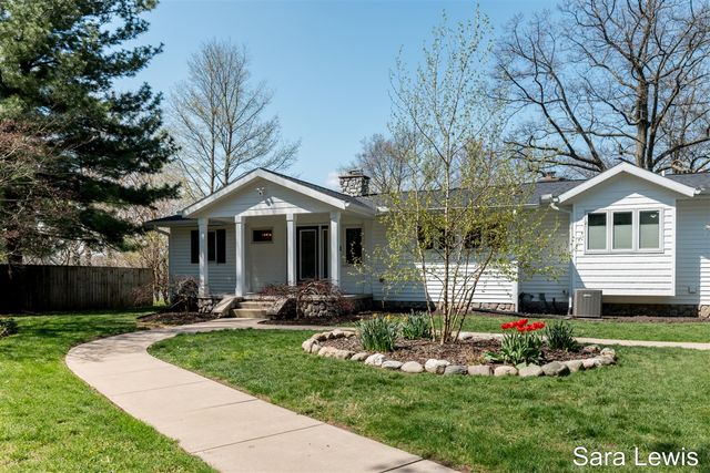 15710 Rich Lane, Hickory Corners, MI 49060