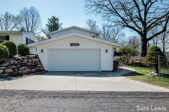 15710 Rich Lane, Hickory Corners, MI 49060