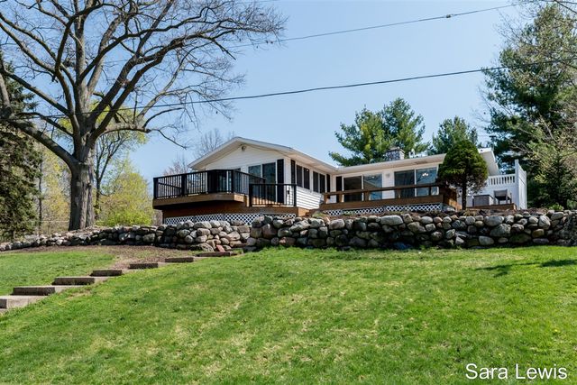 15710 Rich Lane, Hickory Corners, MI 49060