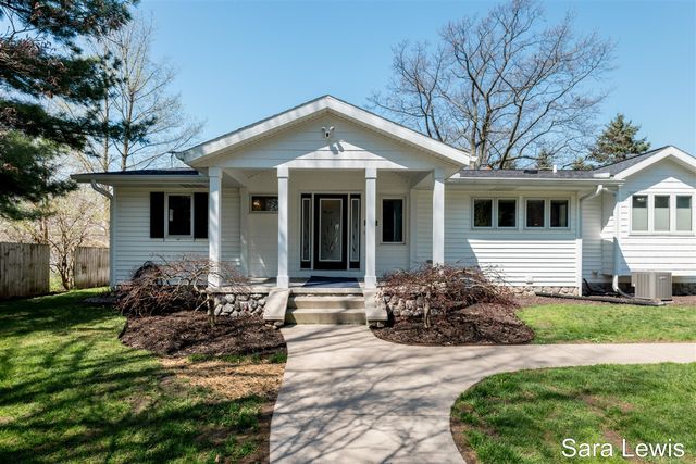 15710 Rich Lane, Hickory Corners, MI 49060