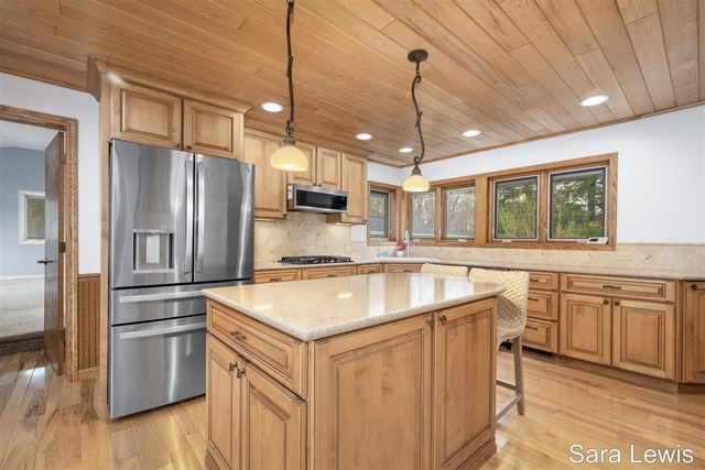 15710 Rich Lane, Hickory Corners, MI 49060