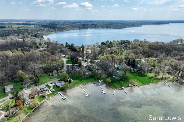 15710 Rich Lane, Hickory Corners, MI 49060