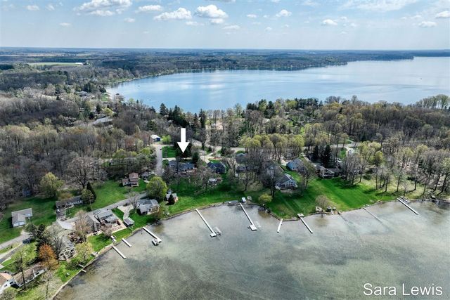 15710 Rich Lane, Hickory Corners, MI 49060