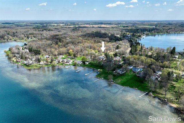 15710 Rich Lane, Hickory Corners, MI 49060