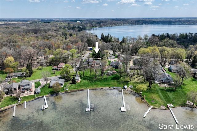 15710 Rich Lane, Hickory Corners, MI 49060