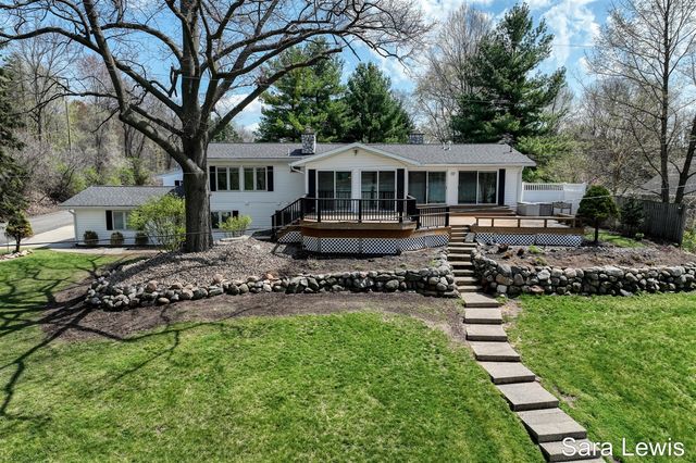 15710 Rich Lane, Hickory Corners, MI 49060