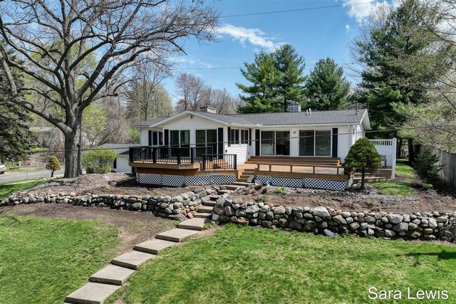 15710 Rich Lane, Hickory Corners, MI 49060