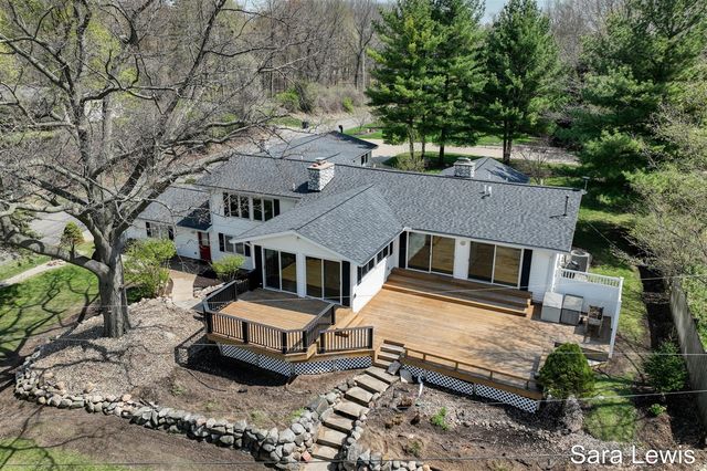 15710 Rich Lane, Hickory Corners, MI 49060