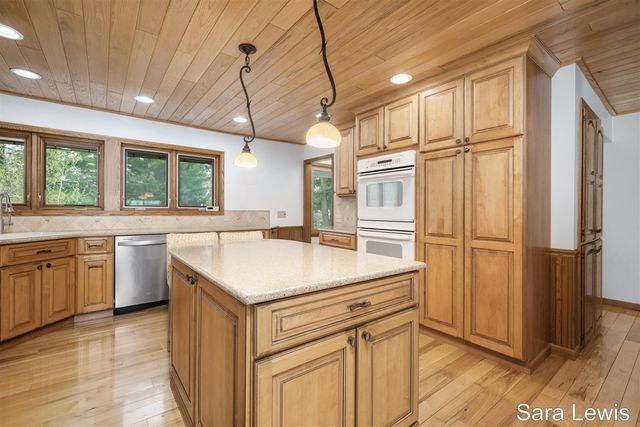 15710 Rich Lane, Hickory Corners, MI 49060