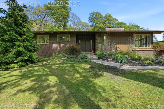 5130 Seymour Lake Road, Brandon Charter Township, MI 48371