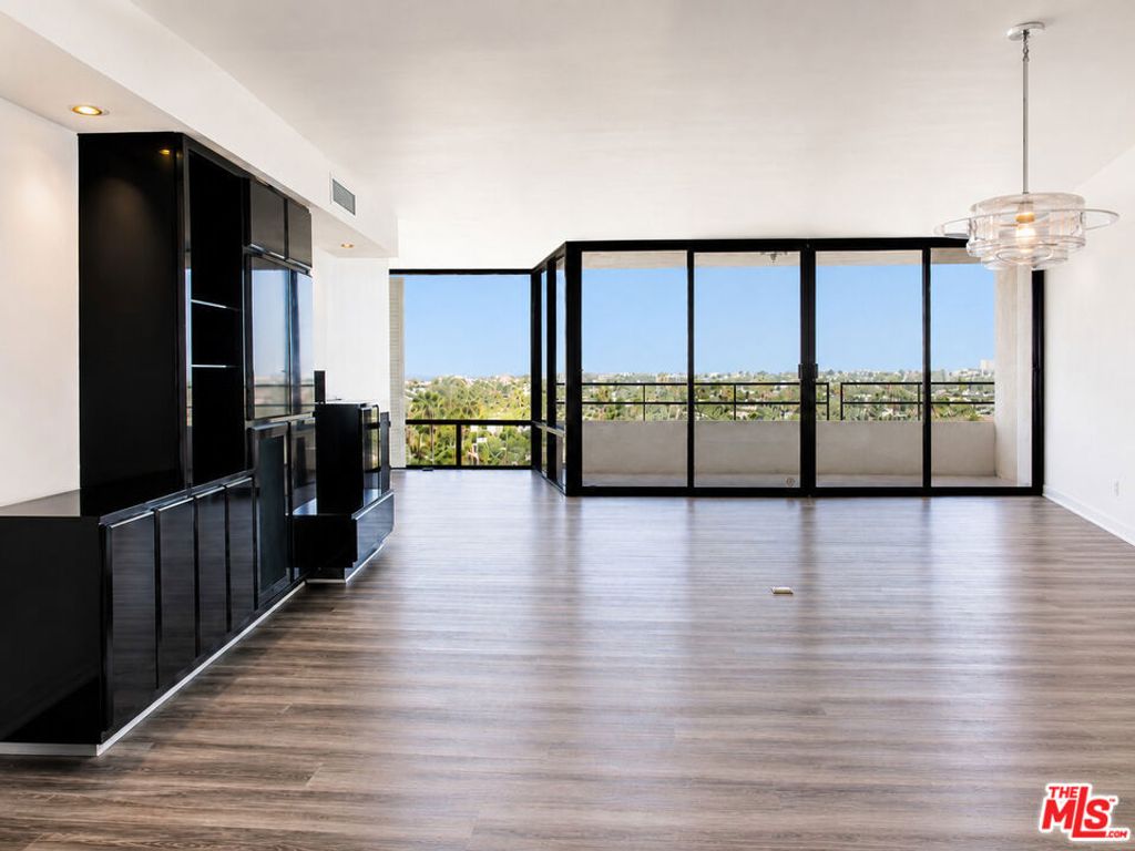 Image 1 of property listing at 4316 Marina City Drive 519, Marina Del Rey, CA 90292