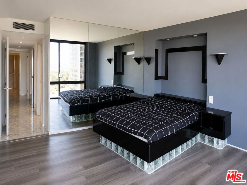 Image 13 of property listing at 4316 Marina City Drive 519, Marina Del Rey, CA 90292