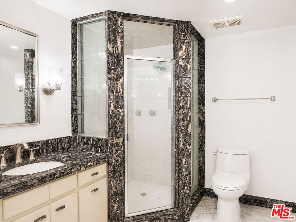 Image 16 of property listing at 4316 Marina City Drive 519, Marina Del Rey, CA 90292