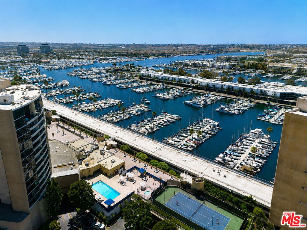 Image 17 of property listing at 4316 Marina City Drive 519, Marina Del Rey, CA 90292