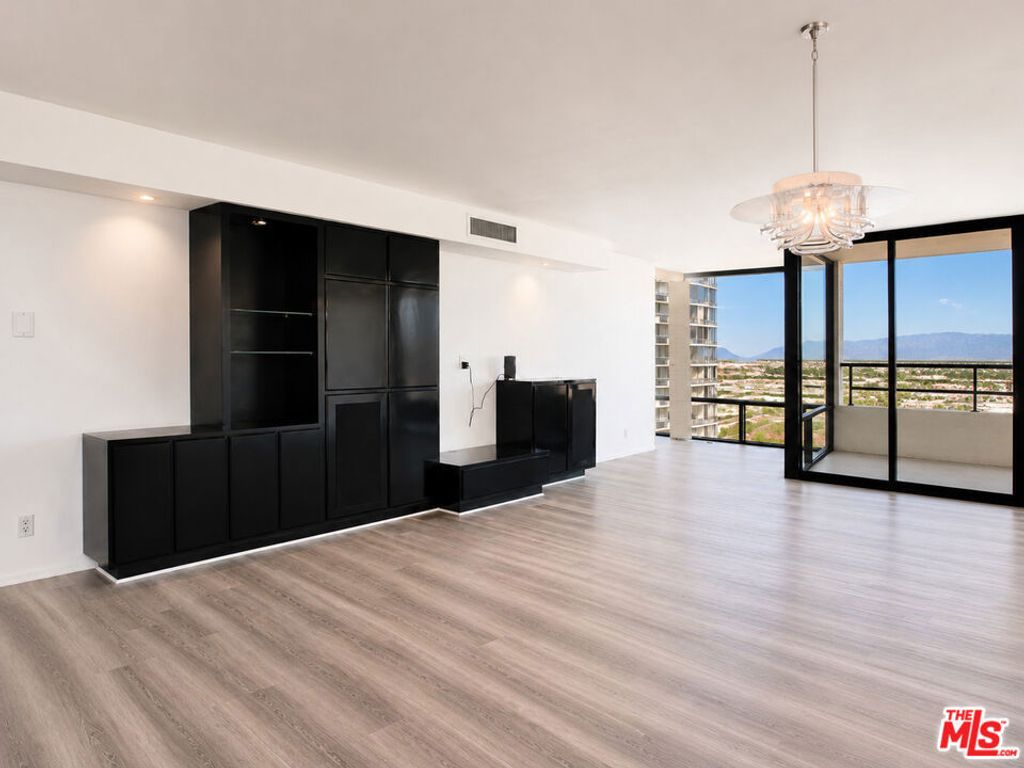 Image 3 of property listing at 4316 Marina City Drive 519, Marina Del Rey, CA 90292