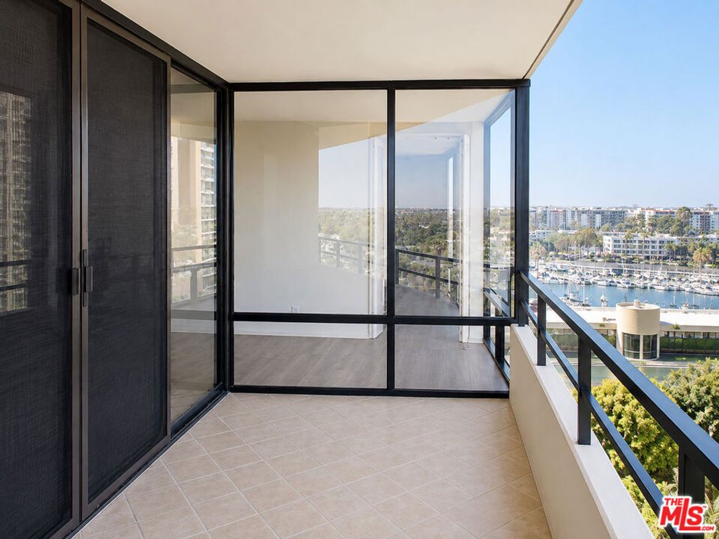 Image 4 of property listing at 4316 Marina City Drive 519, Marina Del Rey, CA 90292
