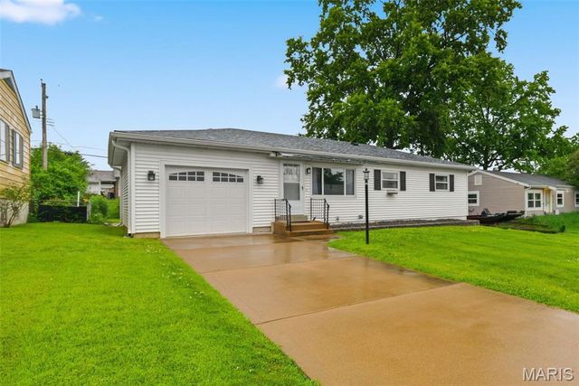 4135 Sweet Gum Drive, St Louis, MO 63125